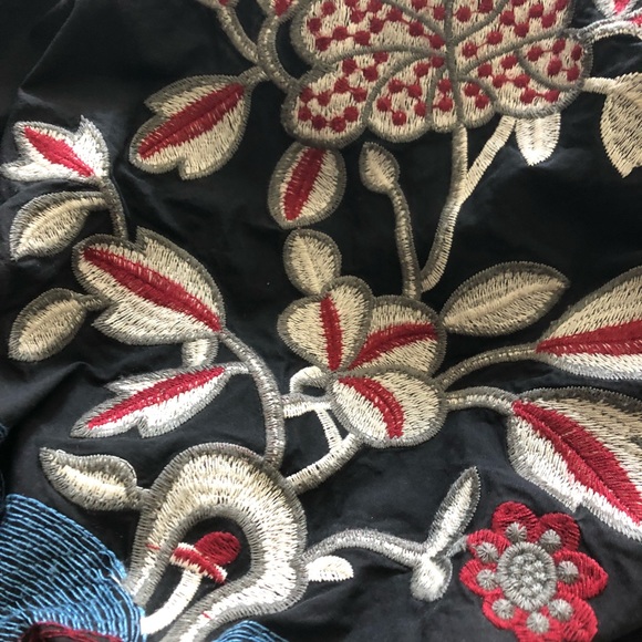 ✨Boutique✨ Rebecca Embroidered Bomber Jacket - Picture 2 of 3